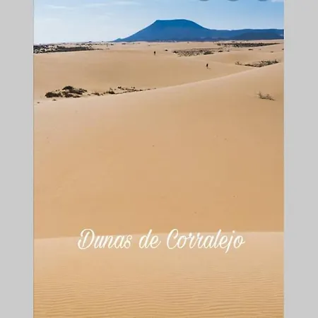 Centro De Con Vistas A Isla De Lobos * 코라레호