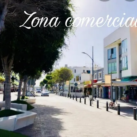 Centro De Con Vistas A Isla De Lobos